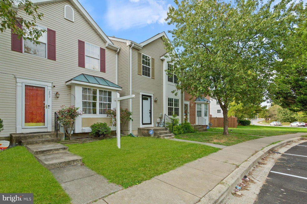 207 Langdon Farm Cir unit 83, Odenton, MD 21113 - photo 1