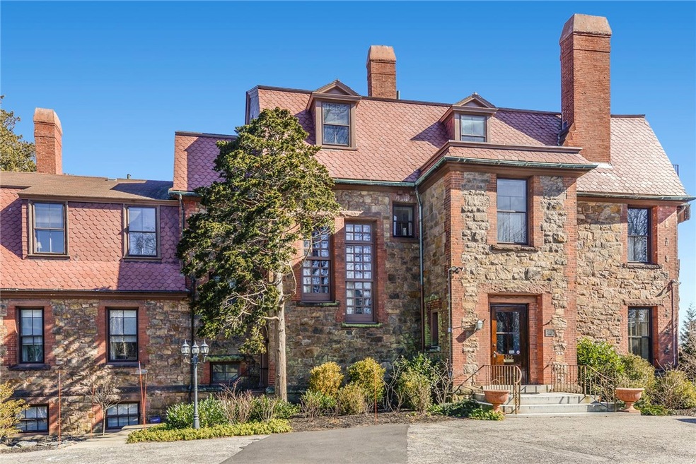 396 Gibbs Ave unit C, Newport, RI 02840 - photo 1