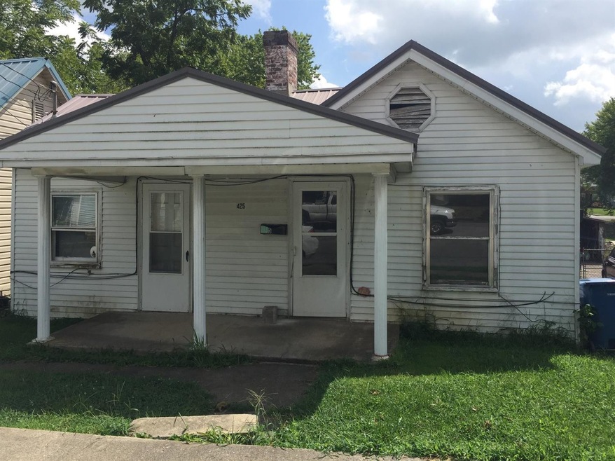 425 N Main St, Harrodsburg, KY 40330 - photo 1