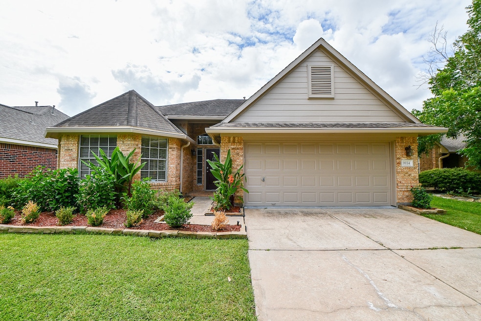Welcome to 9934 Elm Meadow Trail!