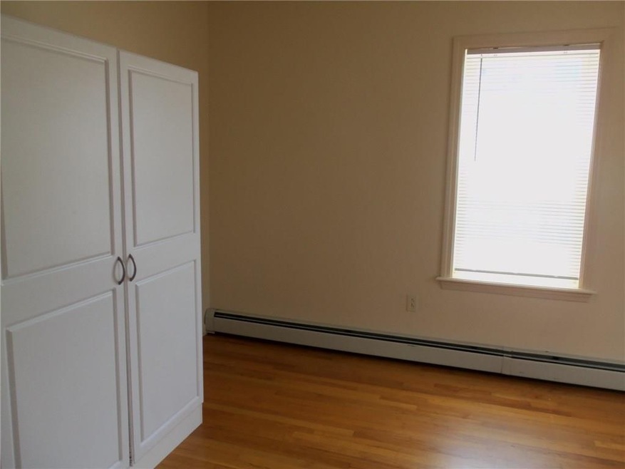 1470 Newport Ave unit 1, Pawtucket, RI 02861 - photo 1