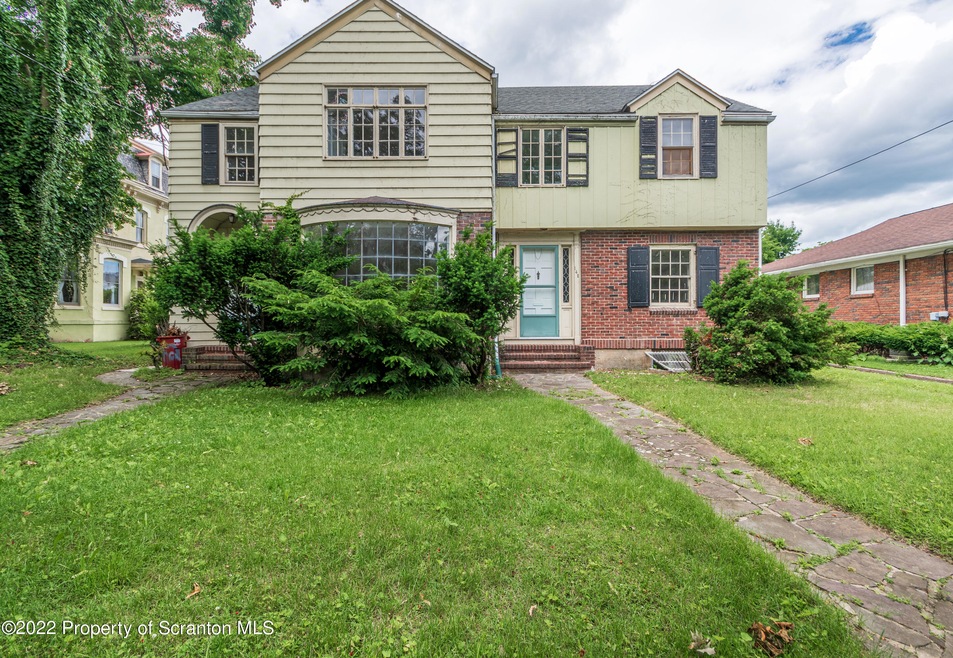 142 S Maple Ave, Kingston, PA 18704 - photo 1