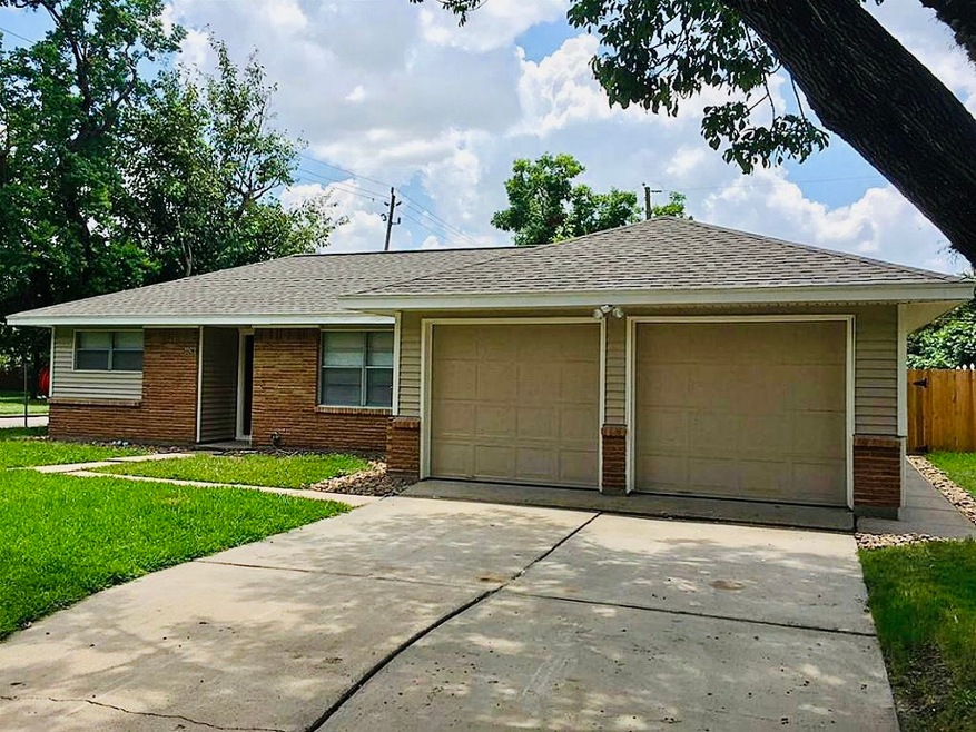 5503 Libbey Ln, Houston, TX 77092 - photo 1