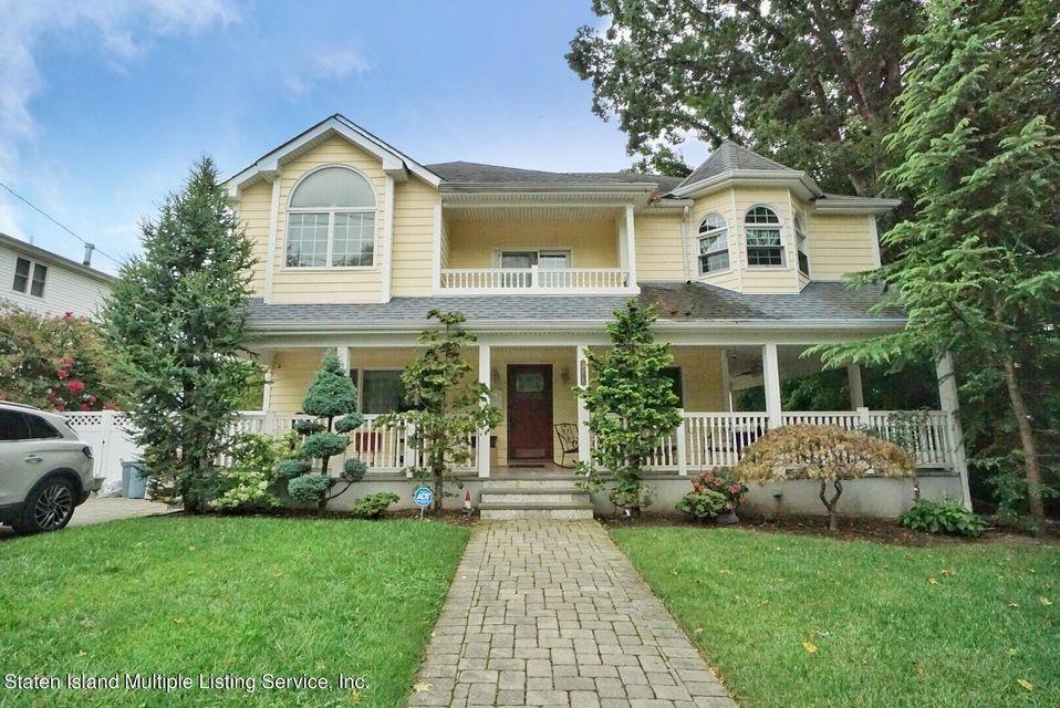 578 Drumgoogle Rd E, Staten  Island, NY 10312 - photo 1