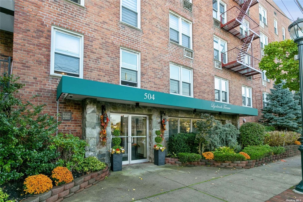 504 Merrick Rd unit 1D, Lynbrook, NY 11563 - photo 1