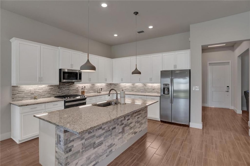 Sold $650,000 • Co-Listing Agent