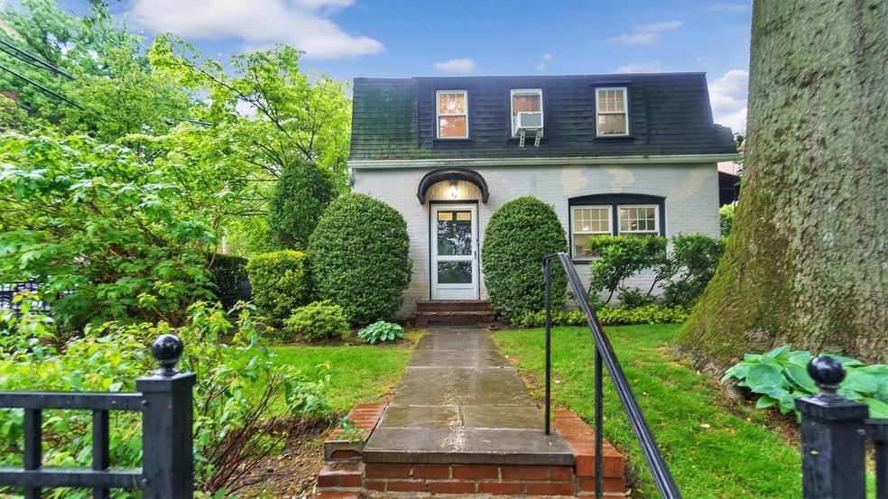 19 Barstow Rd unit G, Great Neck, NY 11021 - photo 1