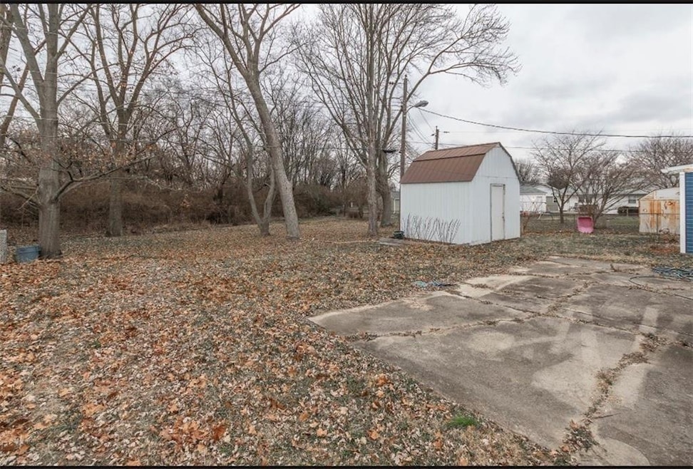 2932 S Parker Ave, Indianapolis, IN 46203 - photo 1