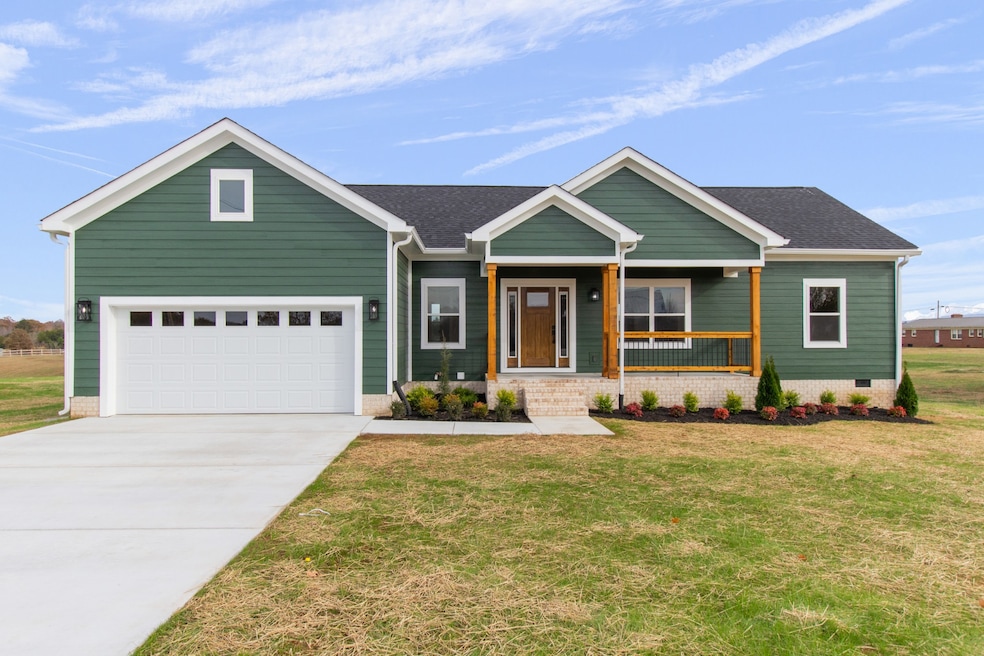 70 Castle St, McMinnville, TN 37110 - photo 1