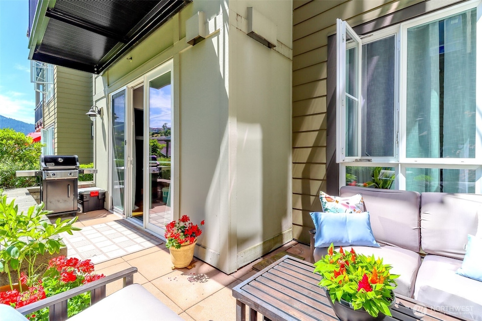 Starpoint unit 204, Issaquah, WA 98029 - photo 1