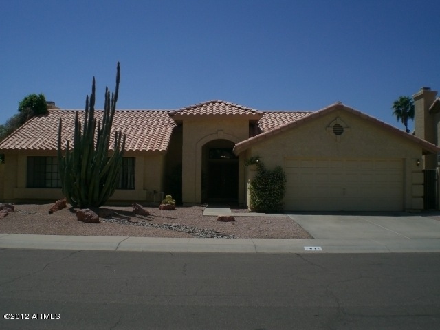 61 Evelyn Ln