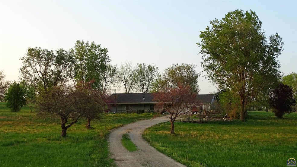 14410 166th Rd, Mayetta, KS 66509 - photo 1