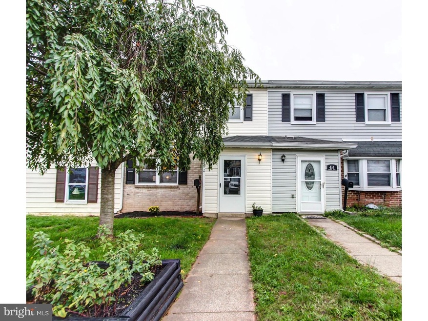 412 Colonial Dr, East Greenville, PA 18041 - photo 1