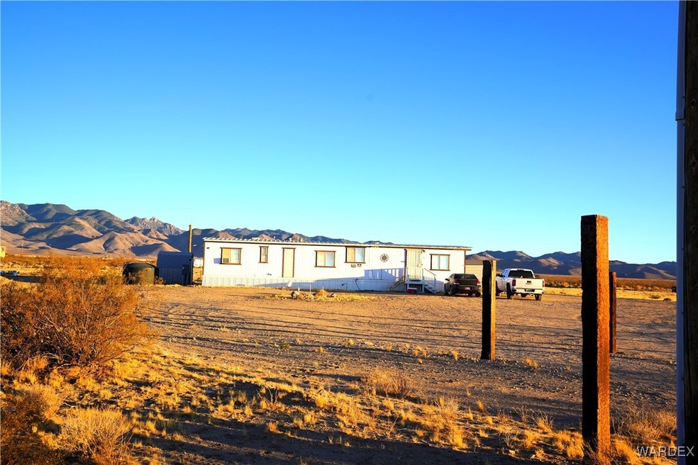 View of yard with a mountain view