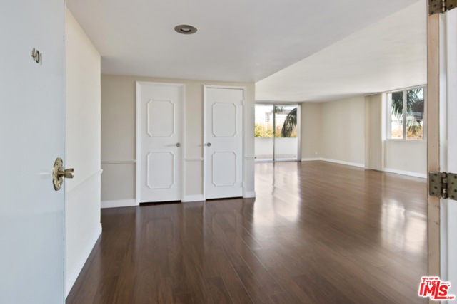 **3D Virtual Tour** click on icon