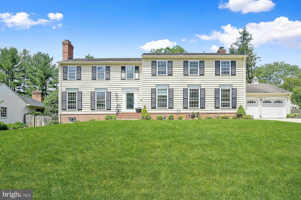 8100 Horseshoe Ln, Potomac, MD 20854 - photo 1