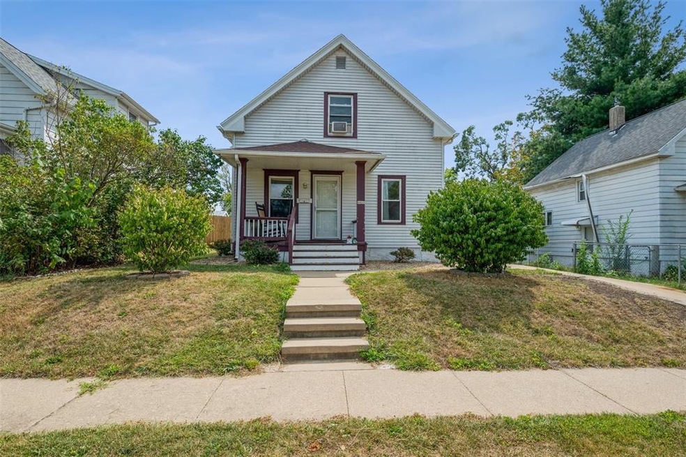 1615 13th Ave SE, Cedar Rapids, IA 52401 - photo 1