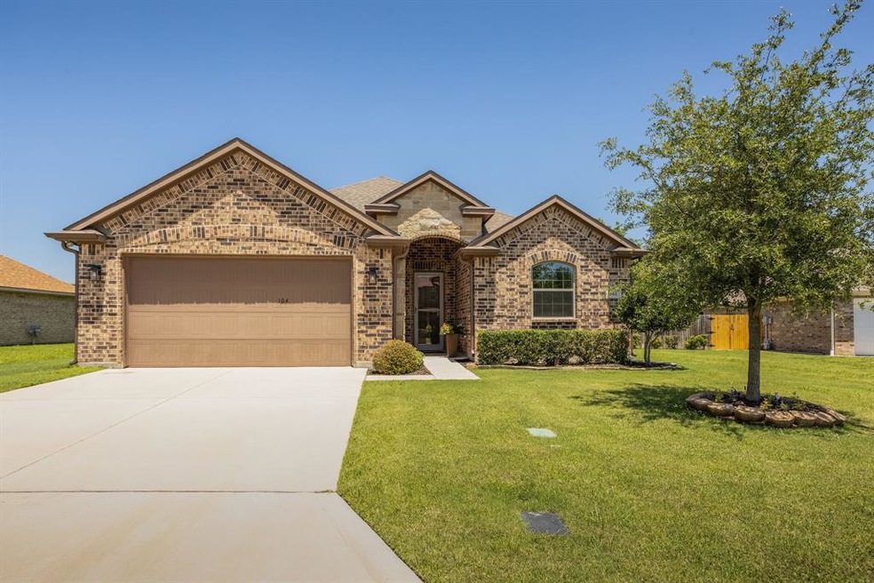 104 Westwood Ct, Bonham, TX 75418 - photo 1