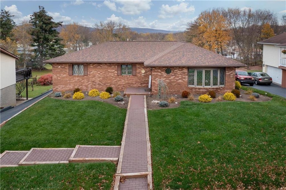 32 Clark Ln, Wilkes-Barre, PA 18705 - photo 1