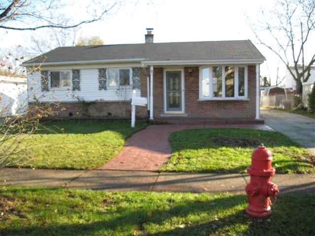 30420 Bluehill St, Roseville, MI 48066 - photo 1