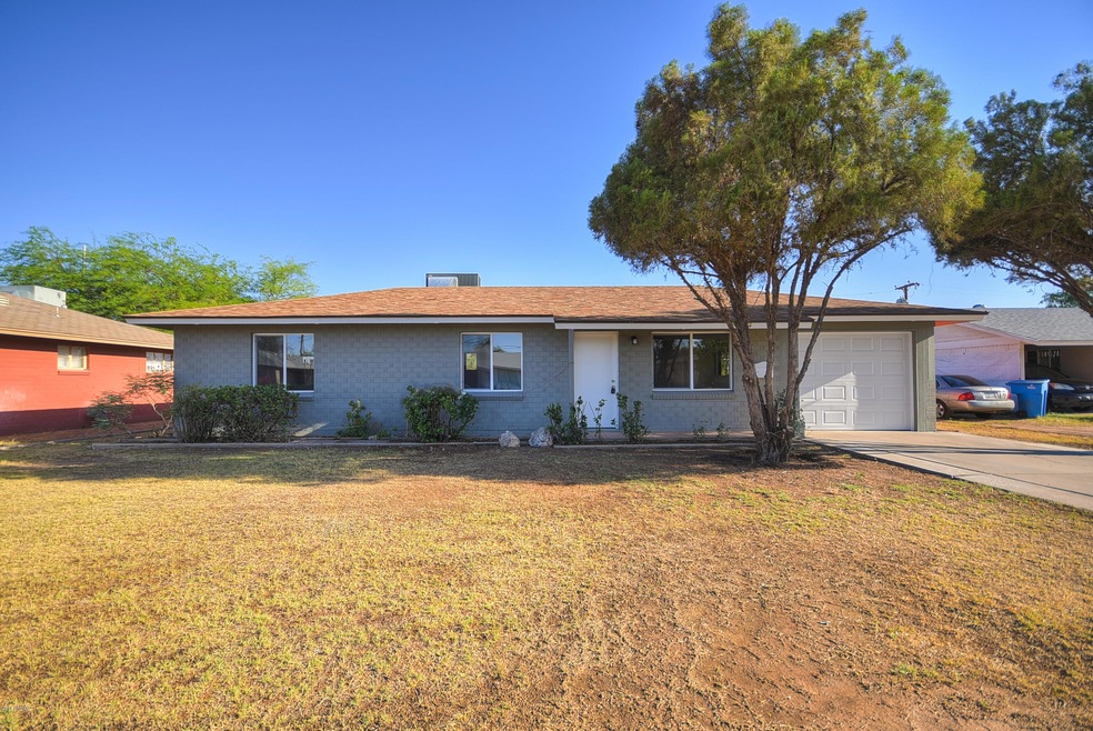 2215 W Cheery Lynn Rd, Phoenix, AZ 85015 - photo 1