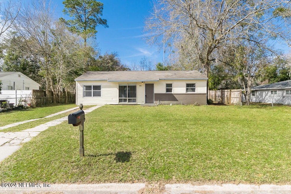 5614 Green Forest Dr, Jacksonville, FL 32244 - photo 1