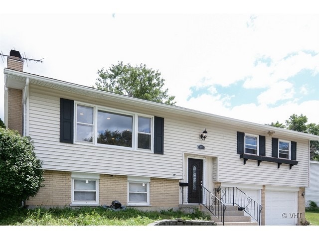 18951 Maple Ave, Country Club Hills, IL 60478 - photo 1