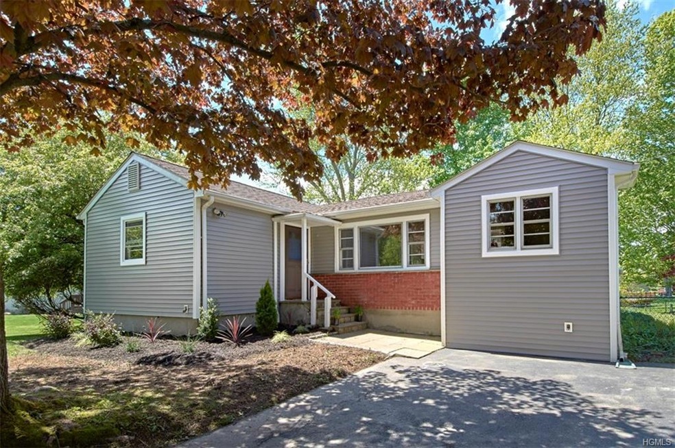 2801 Heathercrest Dr, Yorktown Heights, NY 10598 - photo 1