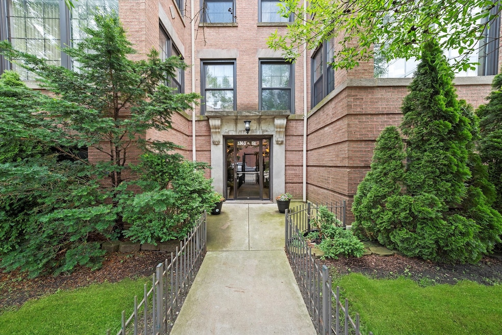 1363 E 64th St unit 1, Chicago, IL 60637 - photo 1