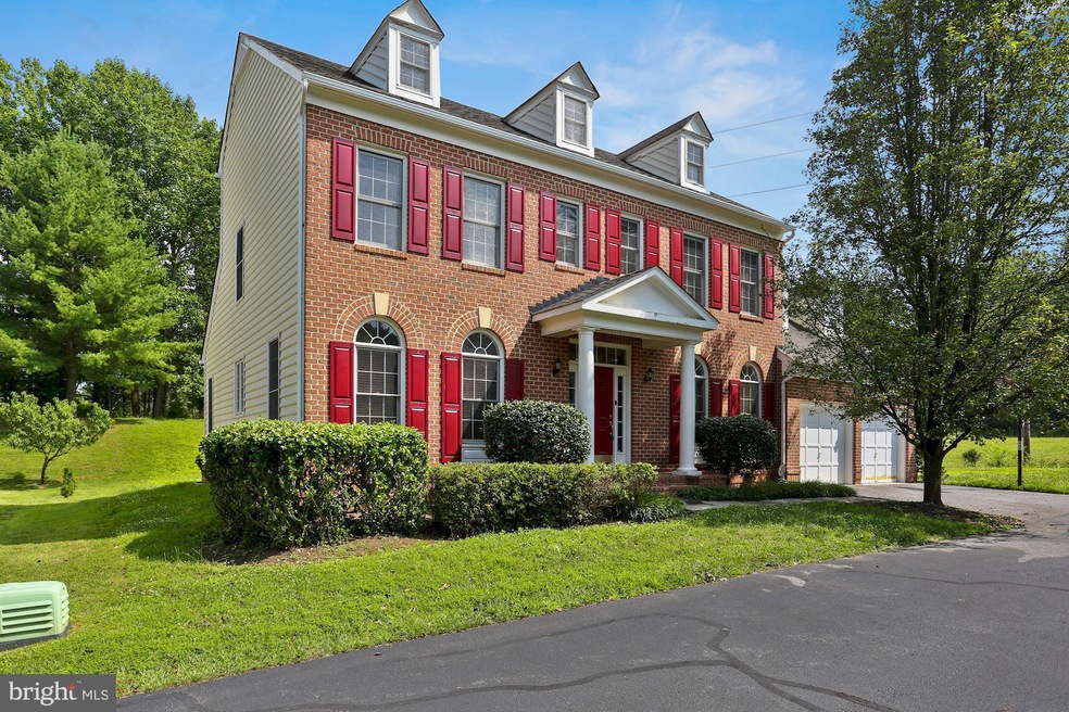 8927 Falls Farm Dr, Potomac, MD 20854 - photo 1