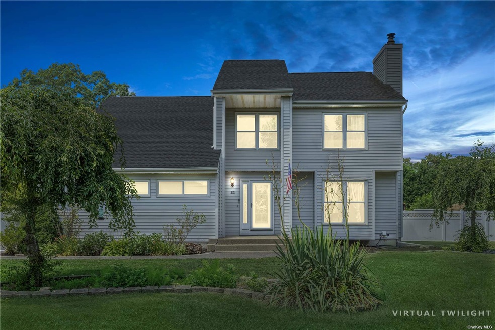 21 Quaker Path, Yaphank, NY 11980 - photo 1