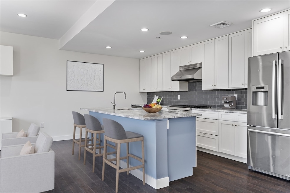 For Sale $1,070,000 • Co-Listing Agent