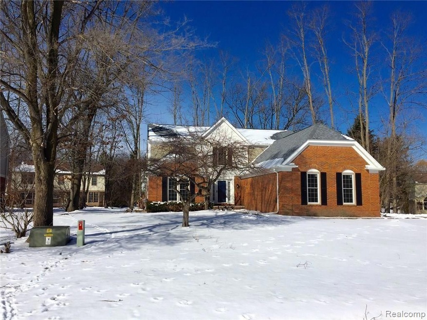 3250 High Ridge Ct, West Bloomfield, MI 48324 - photo 1