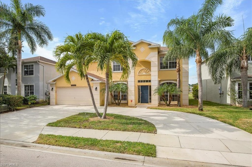 2 CAR ATTACHED GARAGE WITH CIRCULAR DRIVEWAY..PLEN