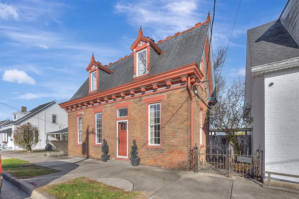 536 Front St, Lawrenceburg, IN 47025 - photo 1