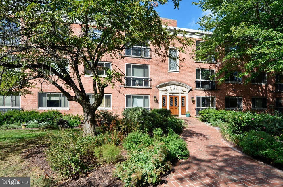 2711 Ordway St NW unit 304, Washington, DC 20008 - photo 1