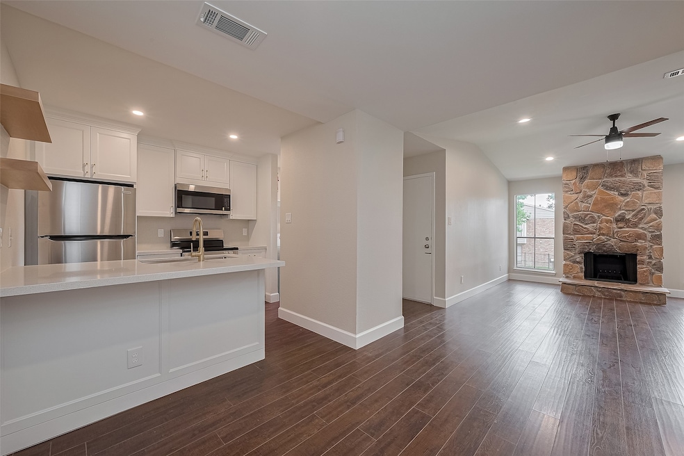 17331 Red Oak Dr unit 36, Houston, TX 77090 - photo 1