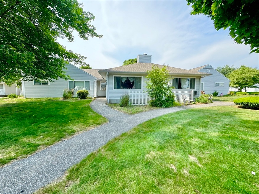 1107 James St, Chicopee, MA 01022 - photo 1