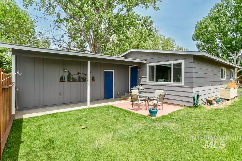 1120 S Ivy St, Nampa, ID 83686 - photo 1