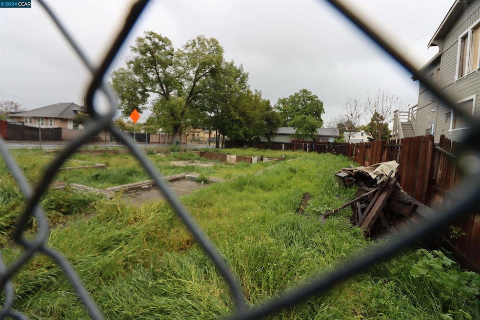 1602 S Sutter St, Stockton, CA 95206 - photo 1