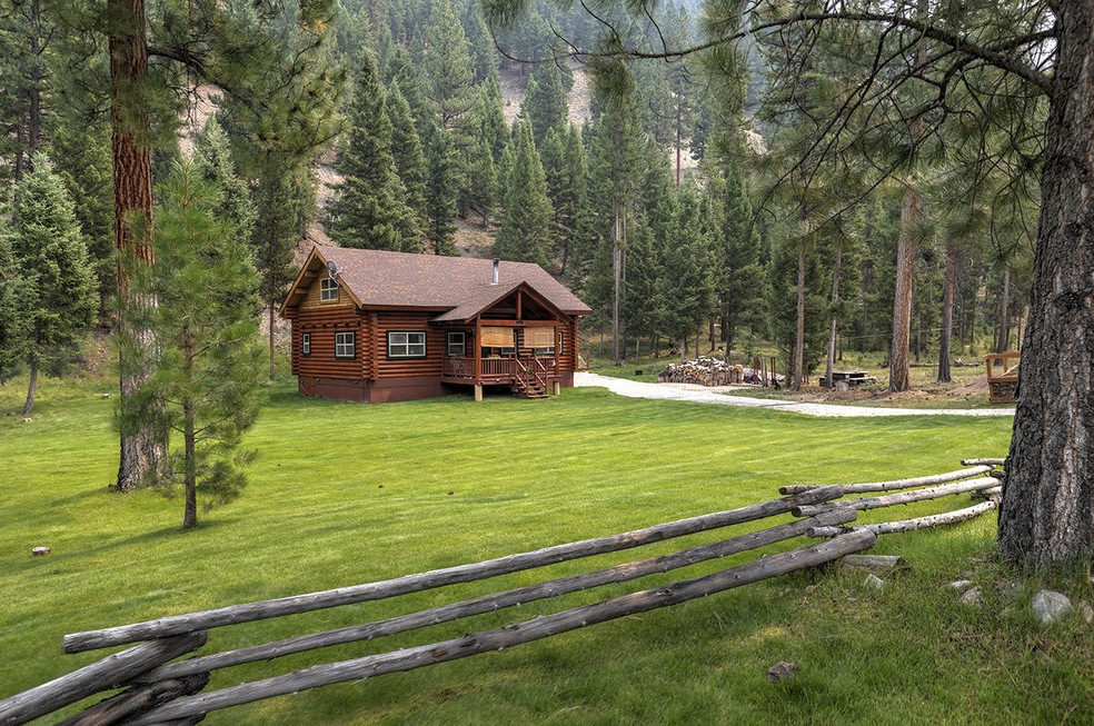 002-Exterior