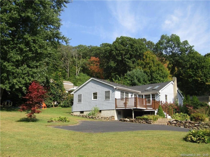 BEAUTIFUL AND BRIGHT REMODELED RANCH WITH DESIRABL
