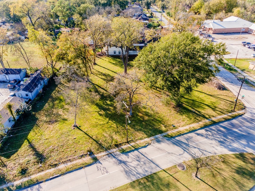 8921 Irvington Blvd, Houston, TX 77022 - photo 1