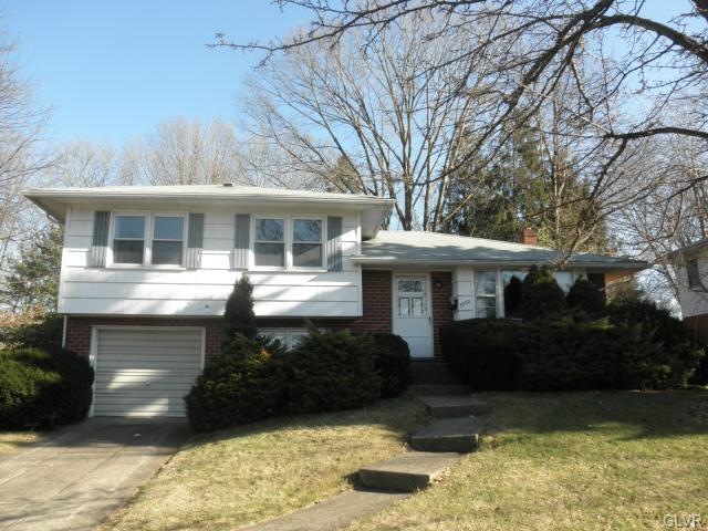 3092 Shakespeare Rd, Bethlehem, PA 18017 - photo 1