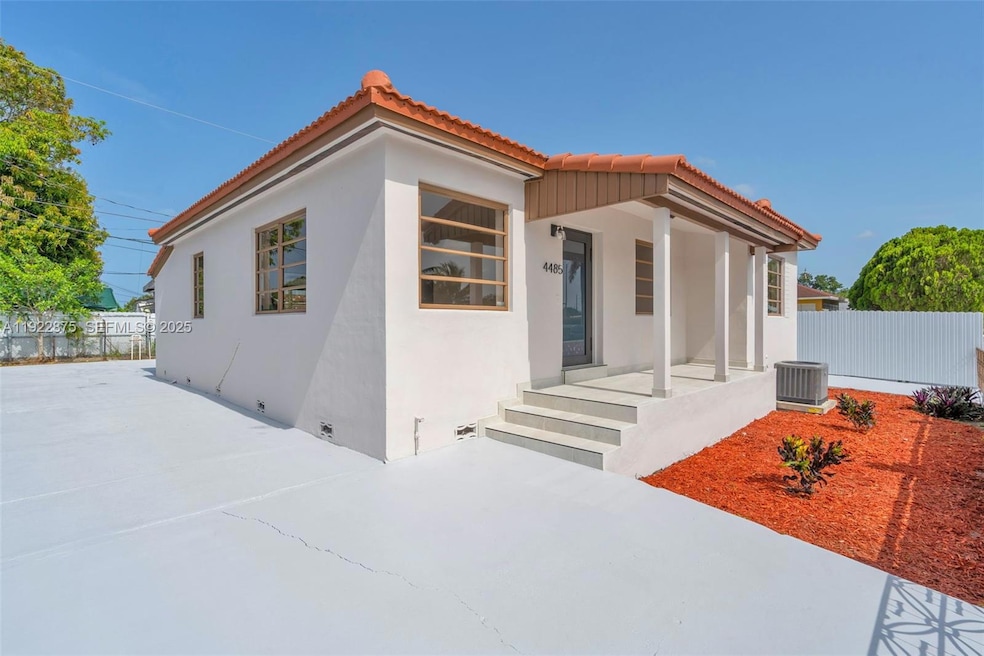 4485 E 8th Ave, Hialeah, FL 33013 - photo 1