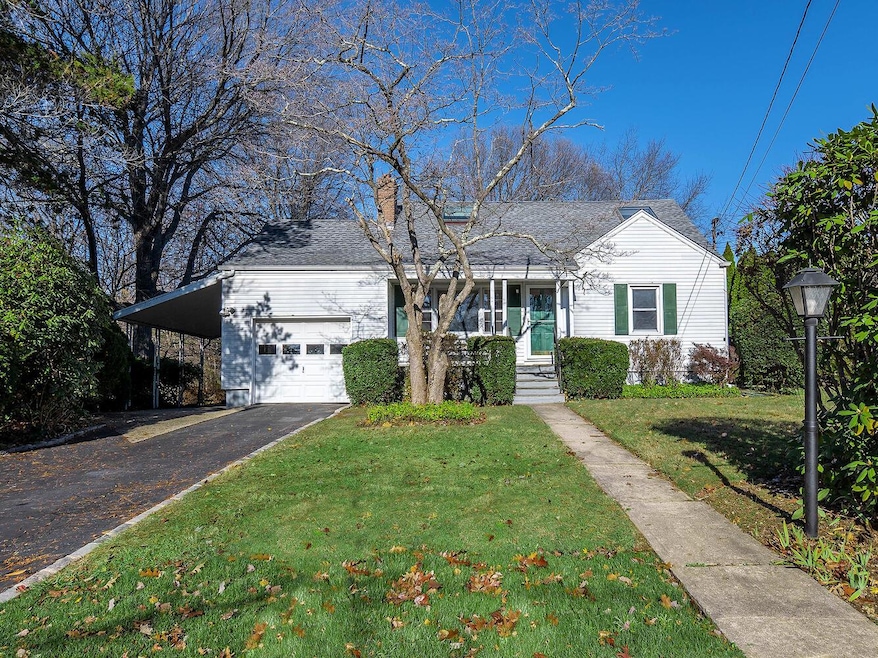 8 Club Rd, Sea Cliff, NY 11579 - photo 1