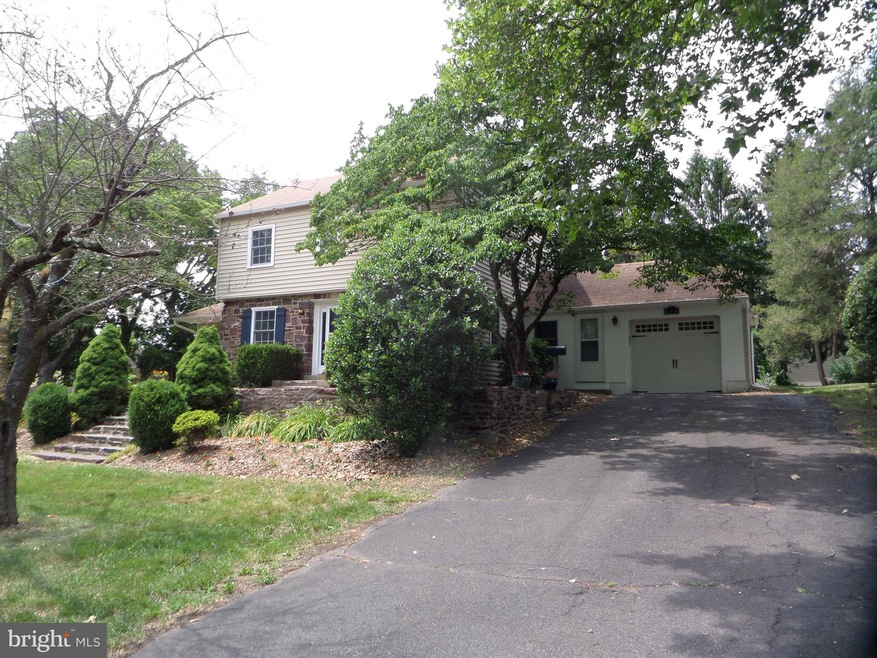 516 S 4th St, Perkasie, PA 18944 - photo 1