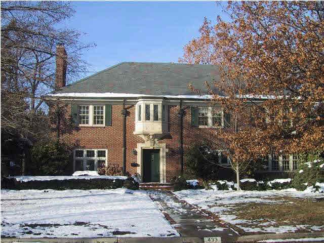 Beautiful two-story in historic College Hill~