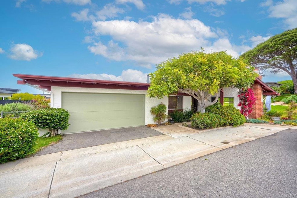 Sold $2,275,000 • Co-Listing Agent