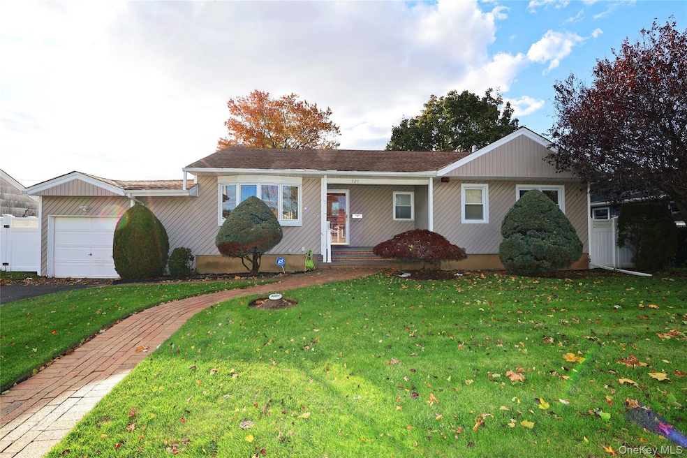 726 Meisser St, Franklin Square, NY 11010 - photo 1